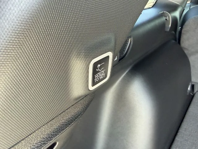 New 2026 Silver Zynith Exterior Paint Jeep Altitude image 26