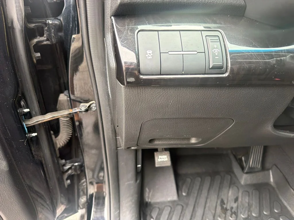 Used 2015 Black Kia LX image 26