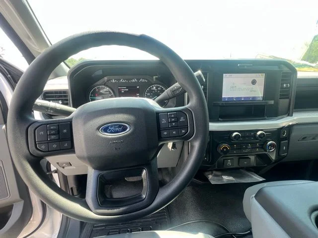 2025 Ford F-550 Super Duty Chassis Cab XL - Photo 10