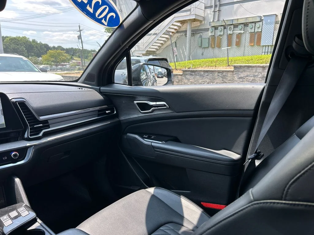 Used 2024 Black Kia X-Line image 25
