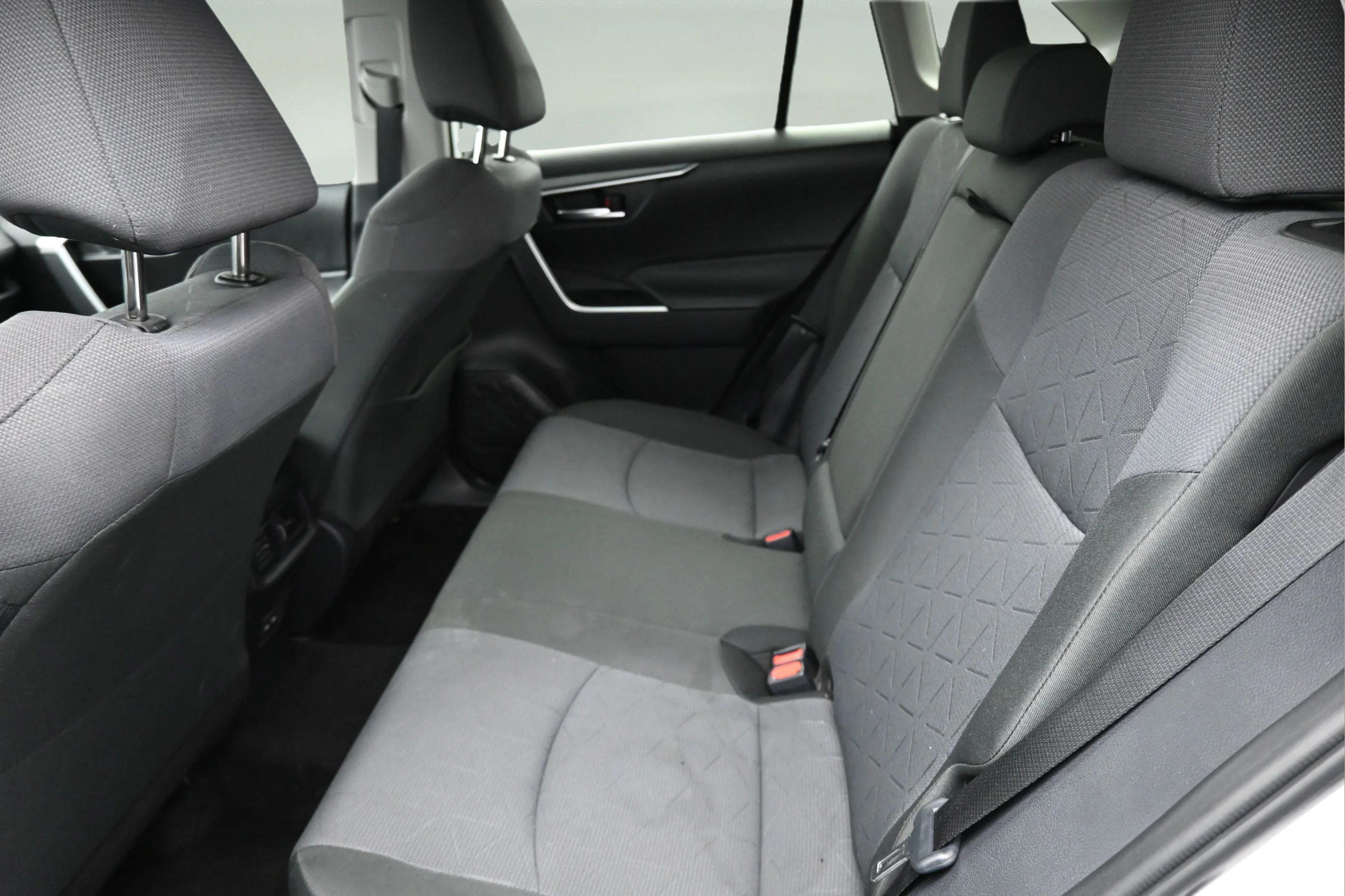 Used 2025 White Toyota XLE image 25