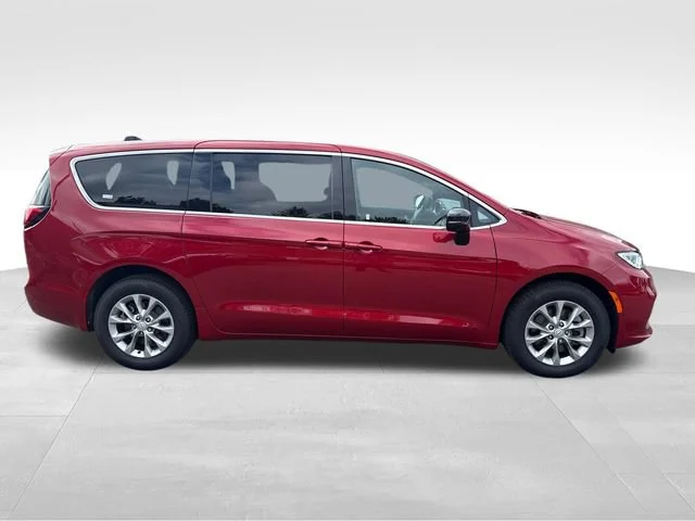 2025 Chrysler Pacifica Select - Photo 8