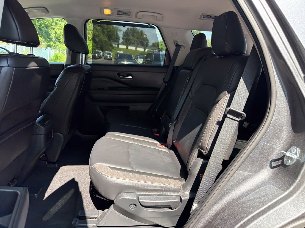Used 2025 Gray Nissan SL image 27