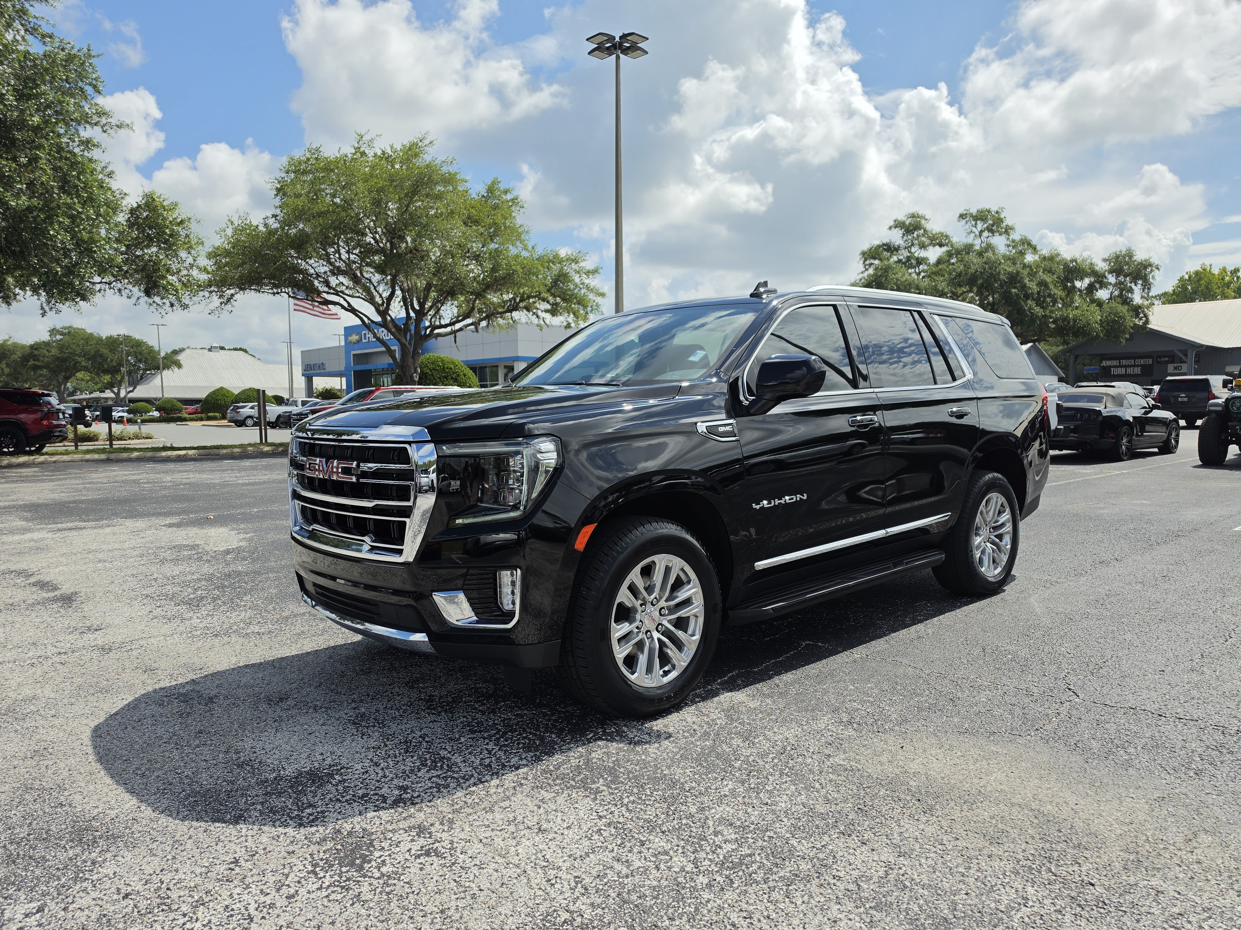 Used 2023 Onyx Black GMC SLT image 11