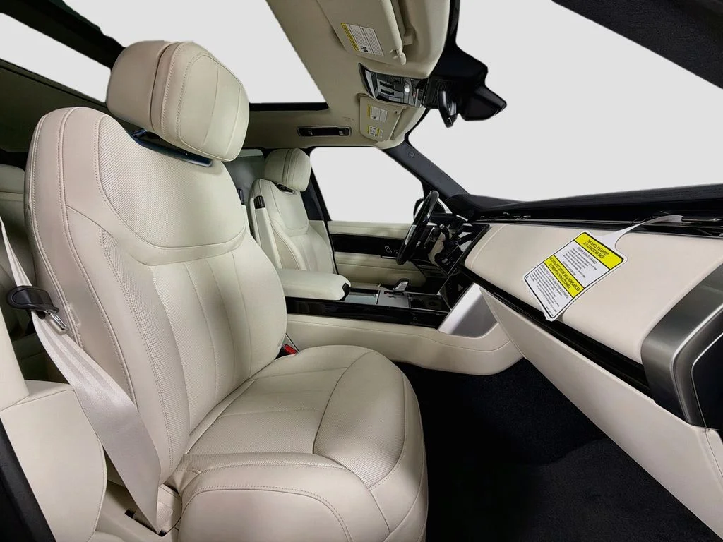 New 2026 Carpathian Grey Land Rover SE image 30
