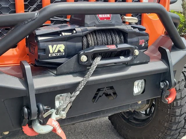 Used 2020 Orange Jeep Sport image 9