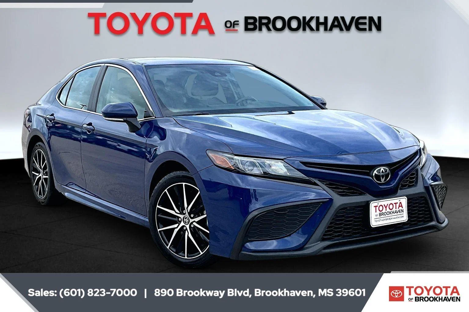 Used 2024 Reservoir Blue Toyota SE image 1