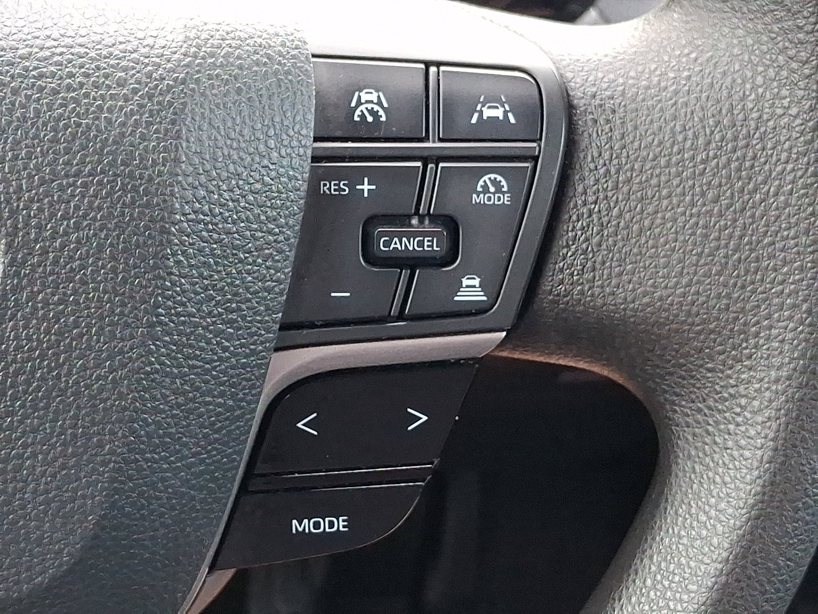 Used 2025 Underground Toyota LE image 20