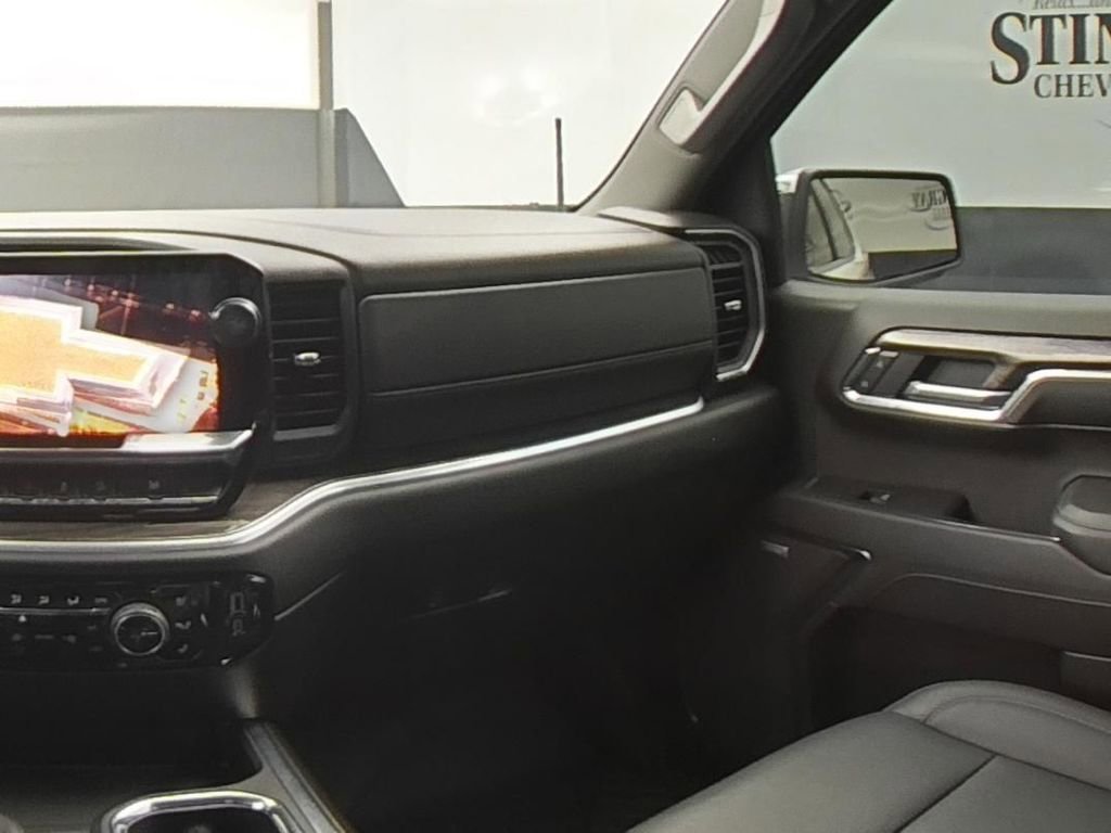 2024 Chevrolet Silverado 1500 LTZ - Photo 18