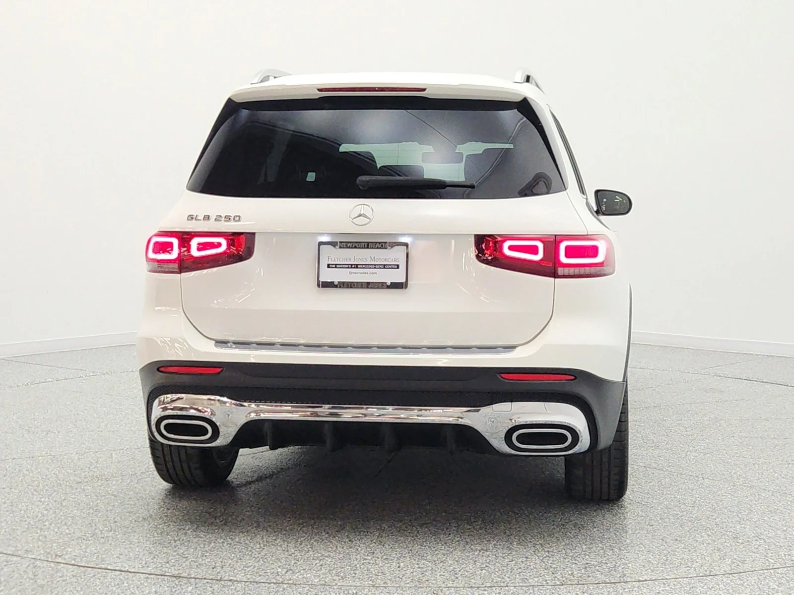 Used 2022 Polar White Mercedes-Benz GLB 250 SUV image 6