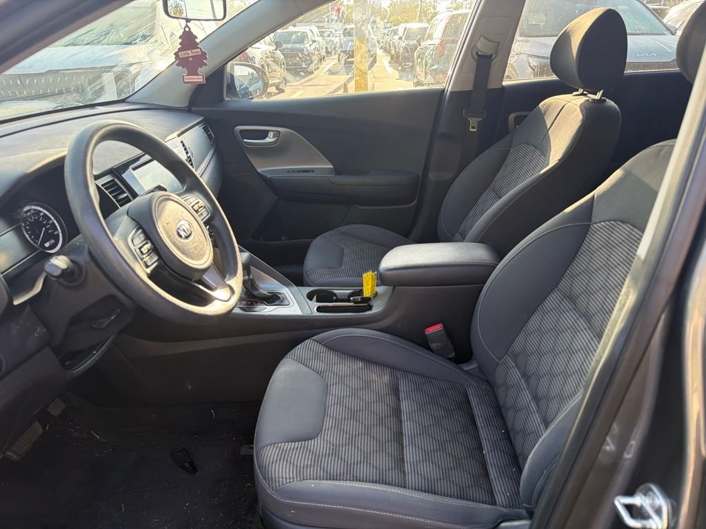 Used 2018 Metal Stream Kia LX image 9