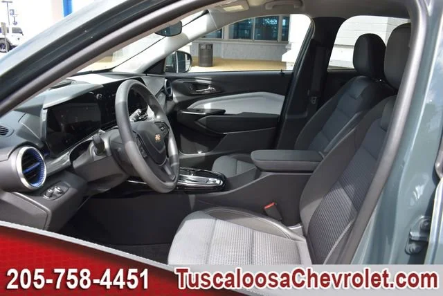 Used 2025 Cypress Gray Chevrolet LT image 18
