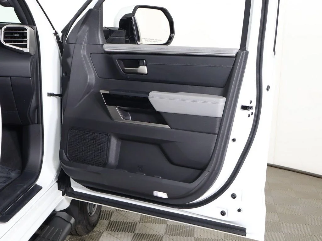 Used 2025 Pearl Toyota Limited image 25