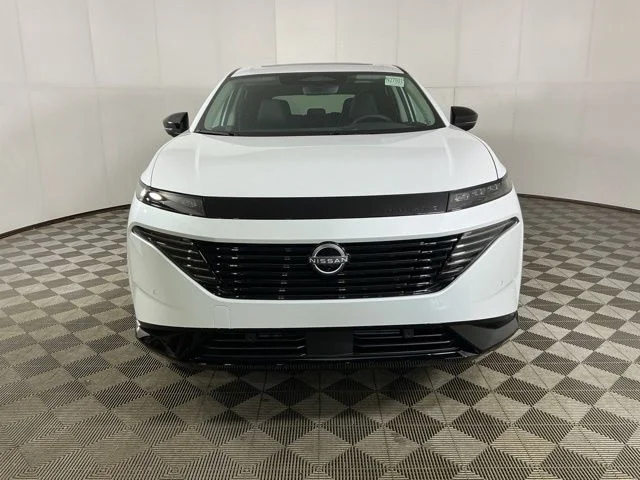 New 2027 White Nissan Platinum image 2
