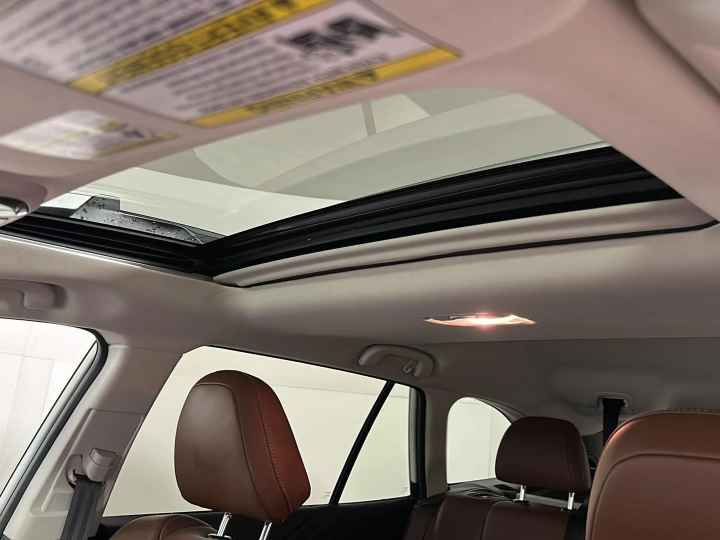 Used 2022 Crystal White Pearl Subaru Touring image 31