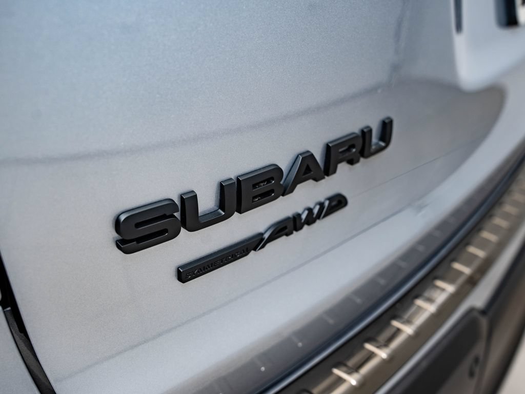 Used 2025 Ice Silver Metallic Subaru Onyx Edition image 20