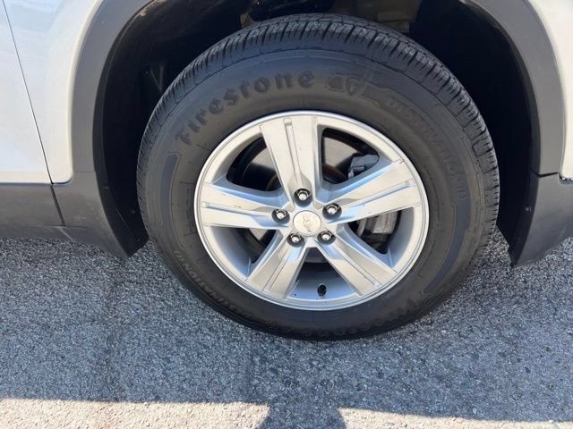 Used 2019 SILVER ICE METALLIC Chevrolet LT image 4