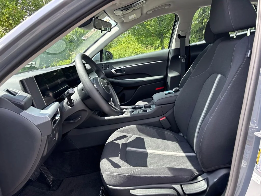 New 2026 Blue Hyundai SE image 10