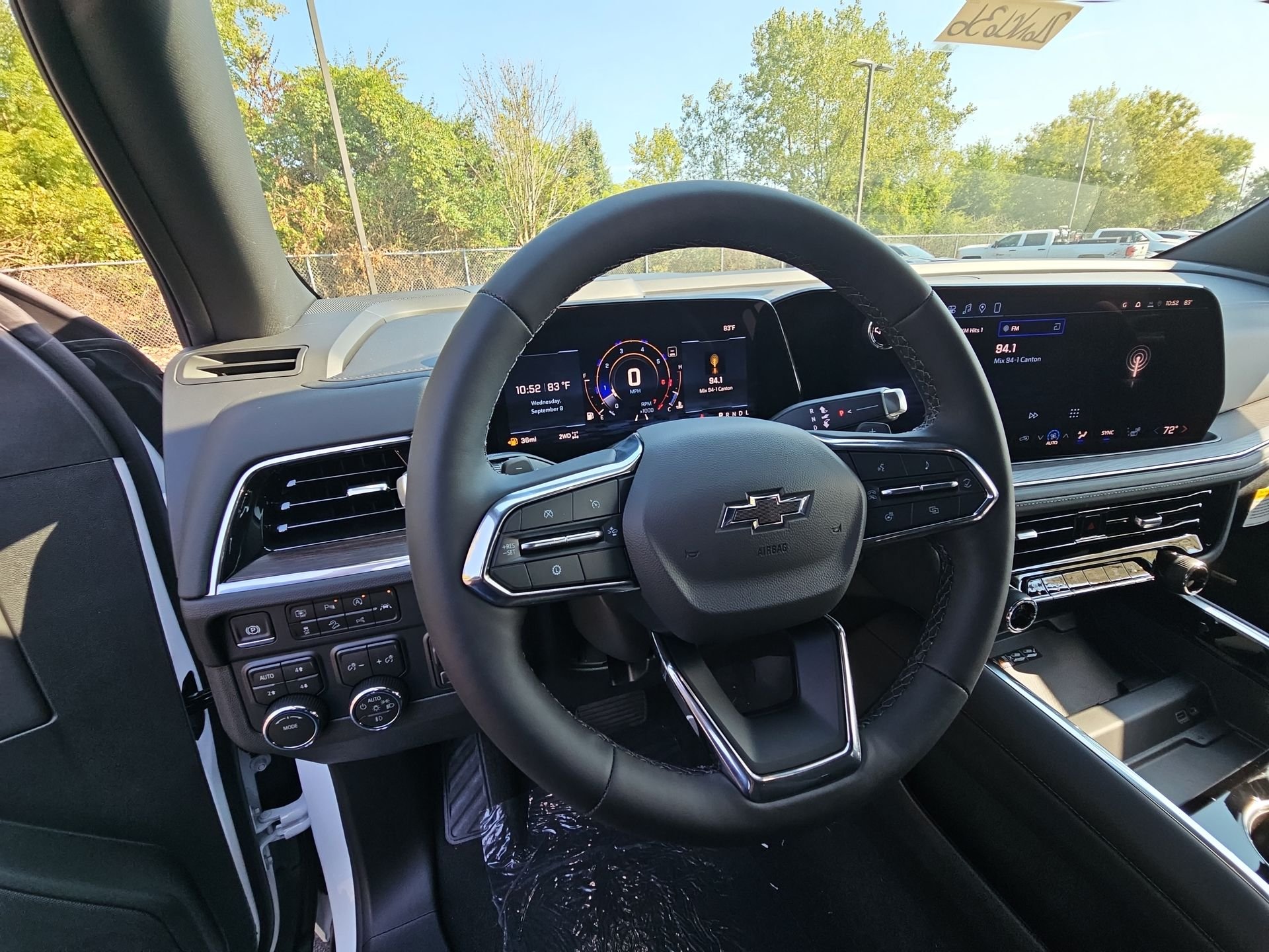 New 2026 Summit White Chevrolet Z71 image 36