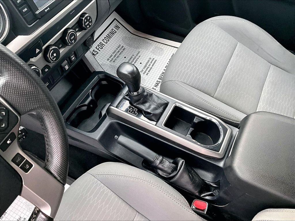 Used 2019 Super White Toyota SR5 image 20