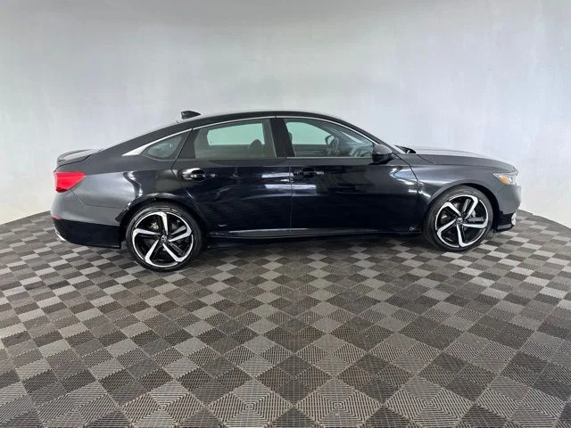Used 2019  Honda Sport image 6
