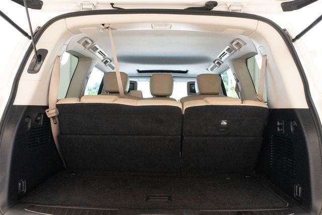Used 2019 White Nissan Platinum image 18