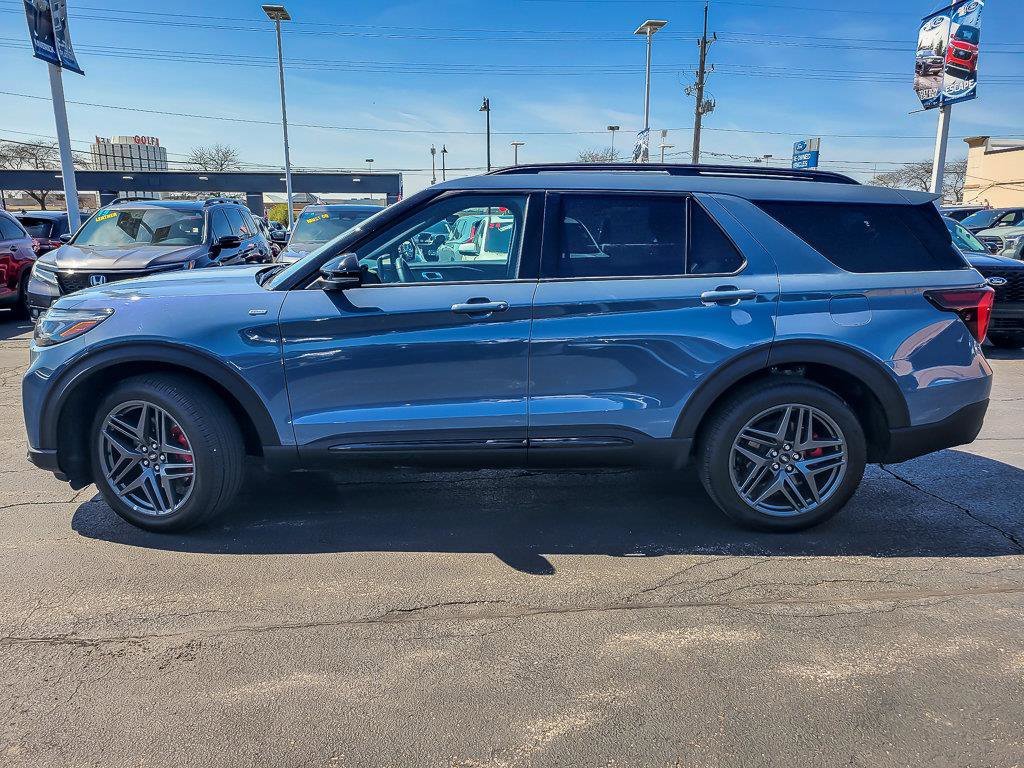 Used 2025 Vapor Blue Ford ST-Line image 6
