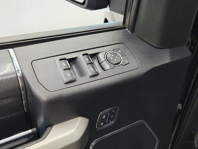 Used 2020 Black Ford Lariat image 29