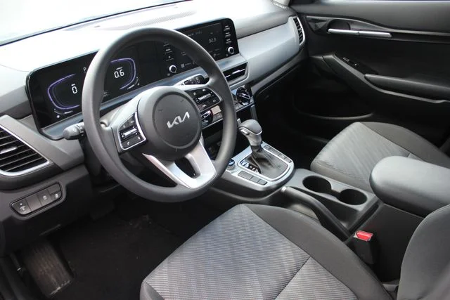Used 2025 Black Kia LX image 3