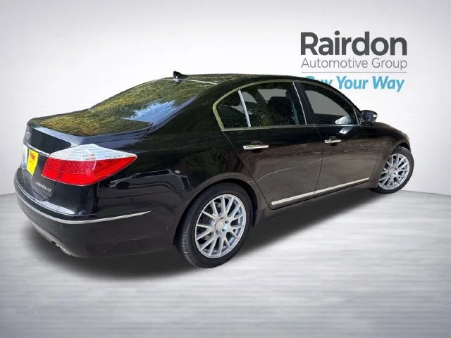 Used 2011 Black Noir Pearl Hyundai 4.6 image 7
