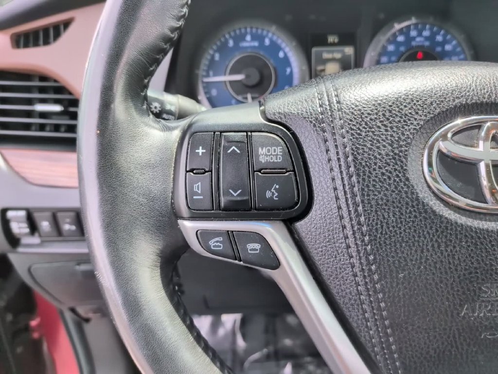 Used 2015 Red Toyota Limited Premium image 20