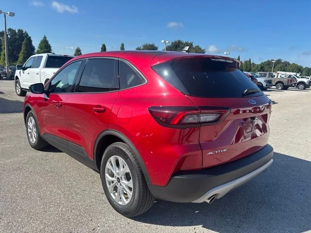 Used 2025 Red Ford Active image 7