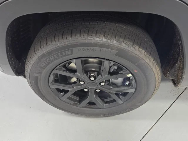 New 2026 Baltic Gray Metallic Clear-Coat Exterior Paint Jeep Altitude image 17