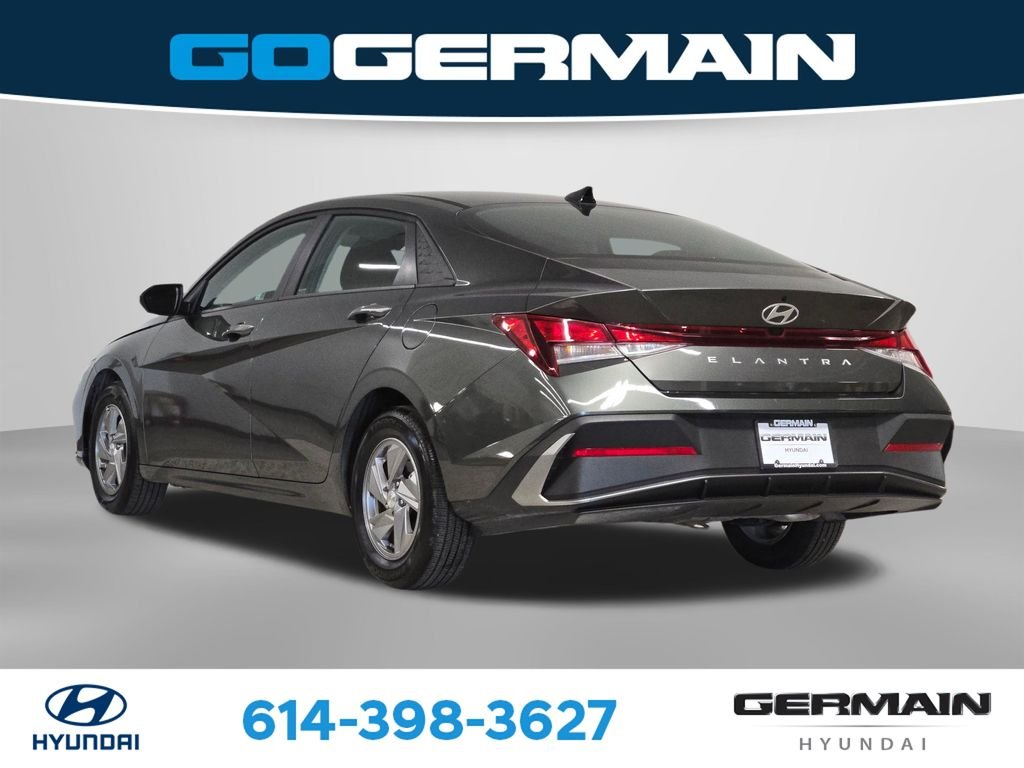 2025 Hyundai Elantra SE - Photo 10