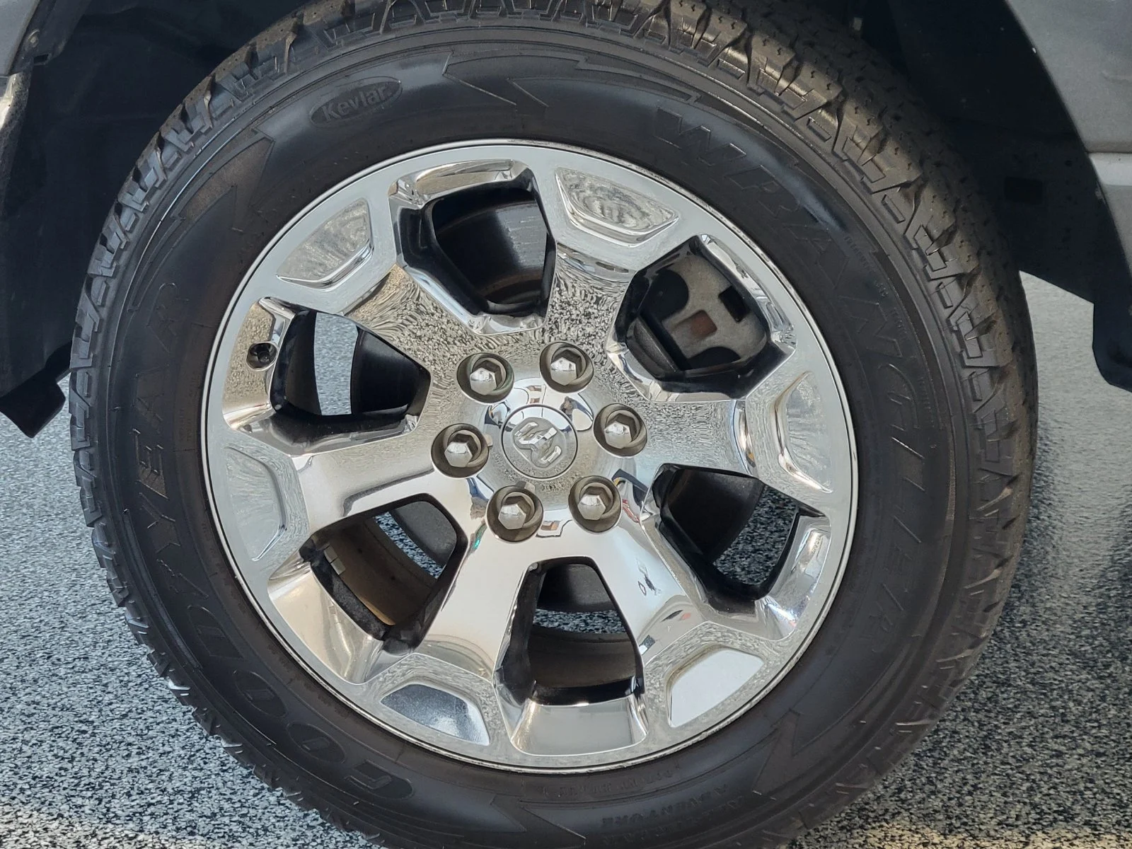 Used 2019 Gray Ram Big Horn/Lone Star image 4