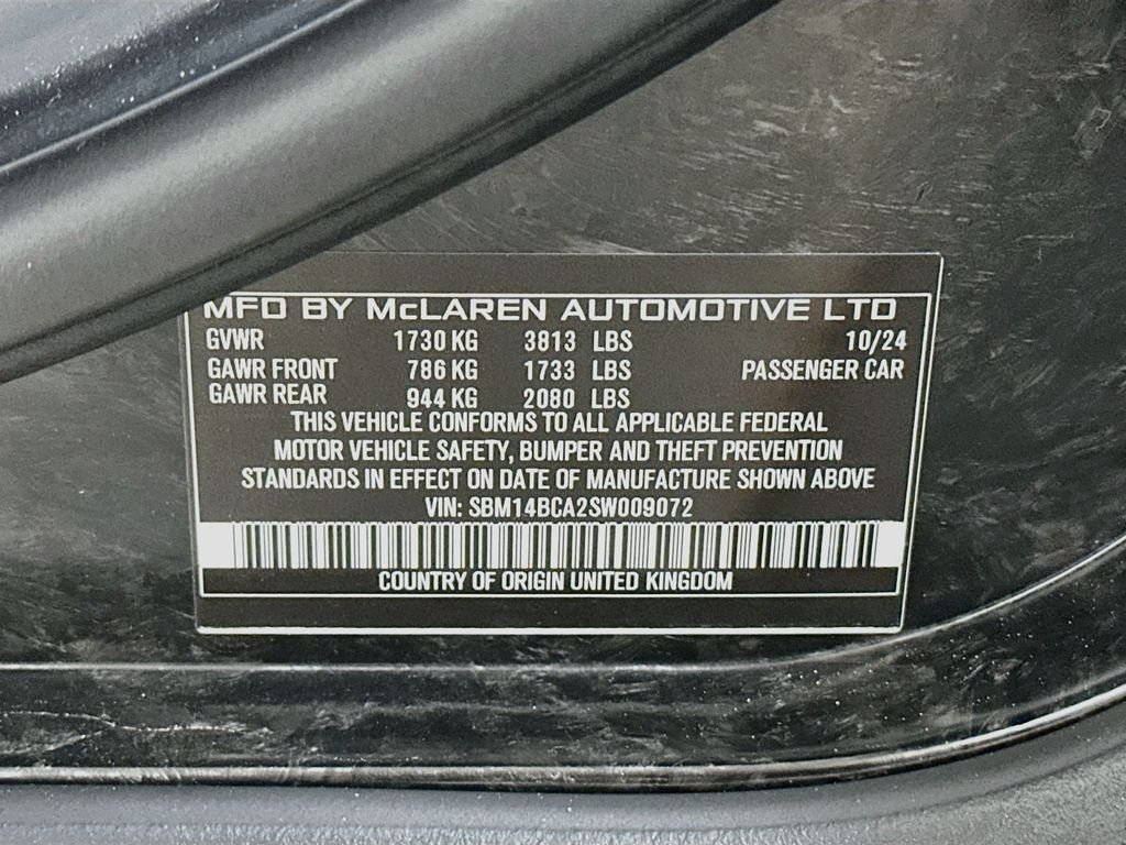 Used 2025  McLaren  image 30