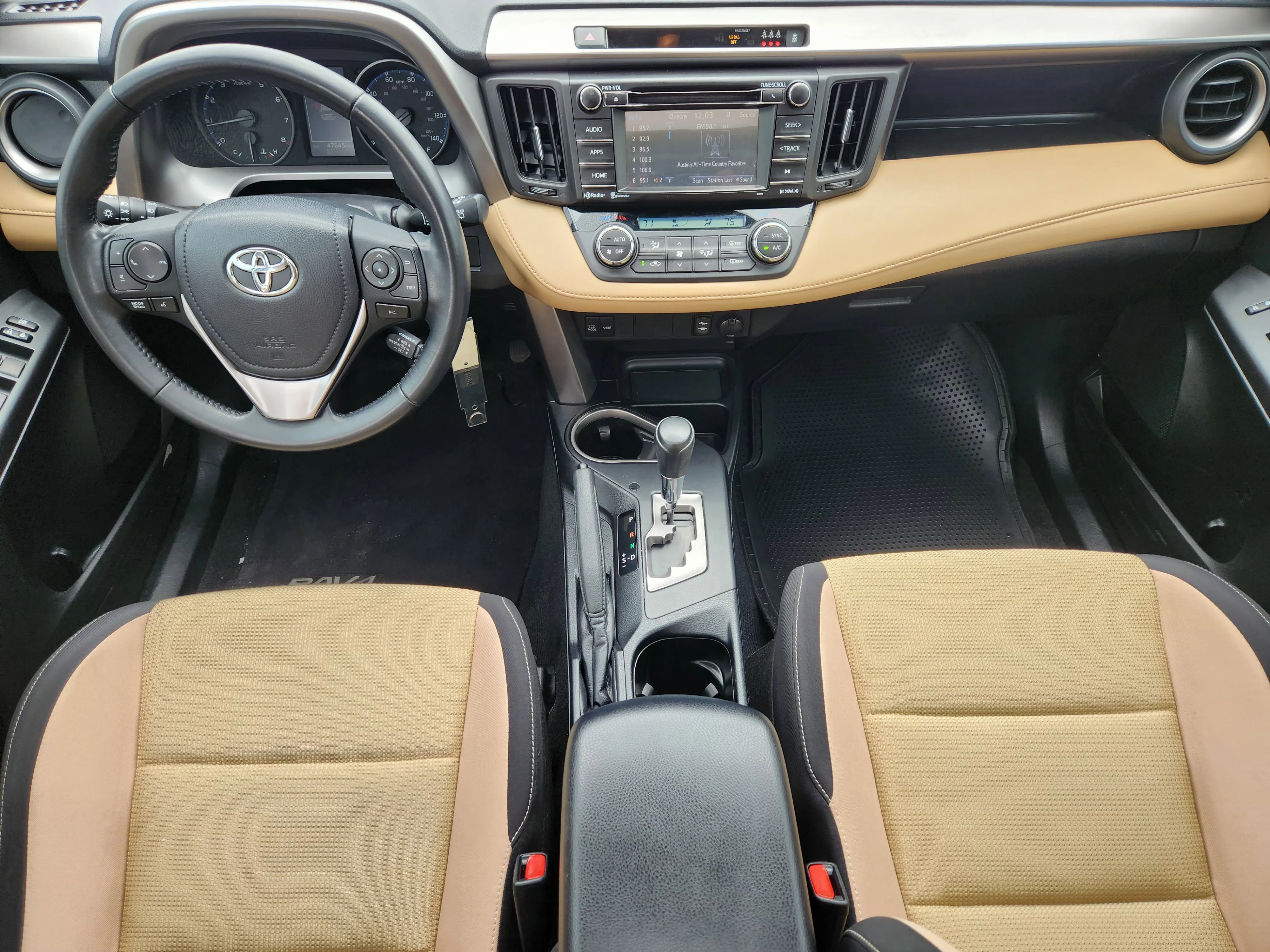 Used 2017  Toyota XLE image 24