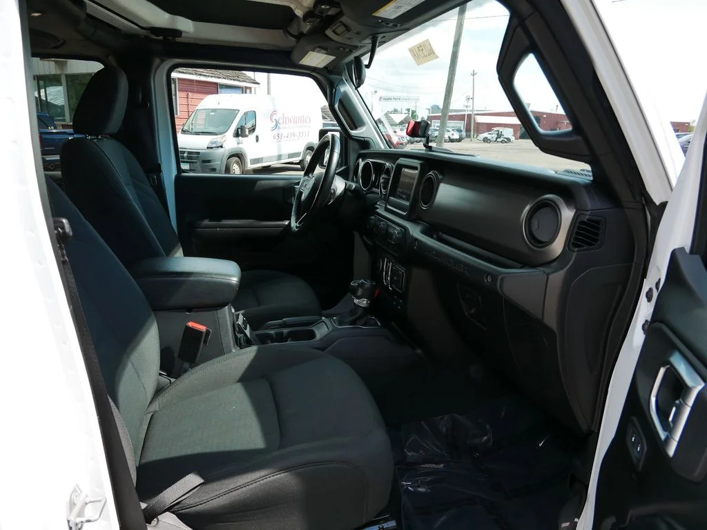 Certified Used 2021 White Jeep Unlimited Willys image 8