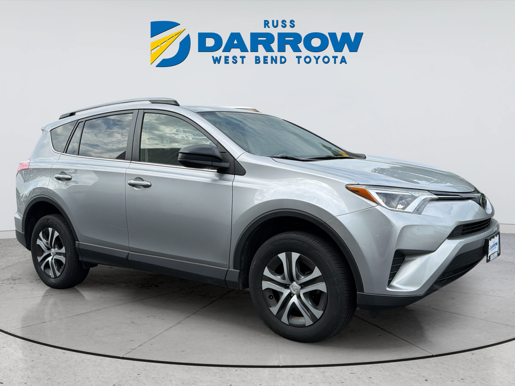Used 2018 Silver Toyota LE image 7