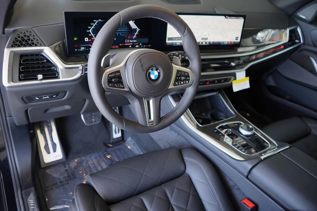 Used 2026 Black BMW M60i image 13