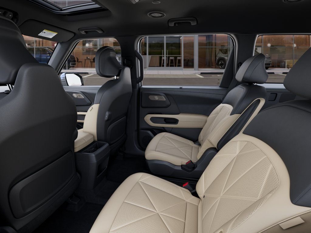 New 2027 White Kia EX image 18