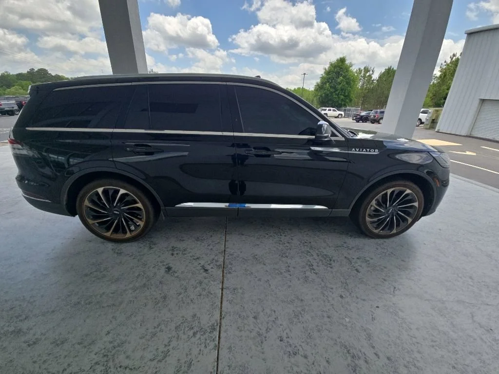 Used 2025 Infinite Black Me Lincoln Reserve image 8