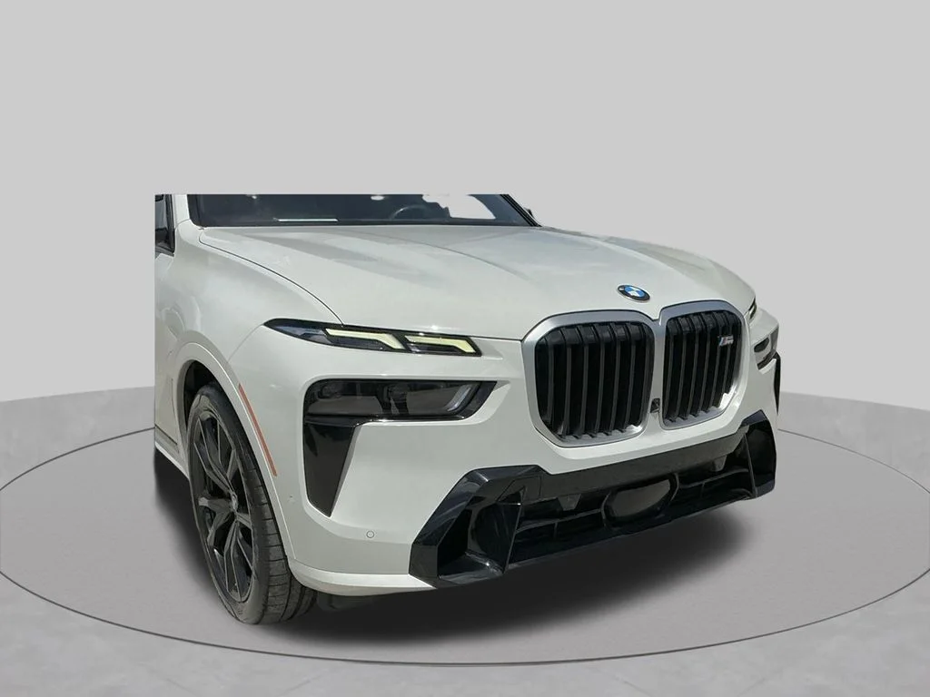 Used 2023 White BMW M60i image 16