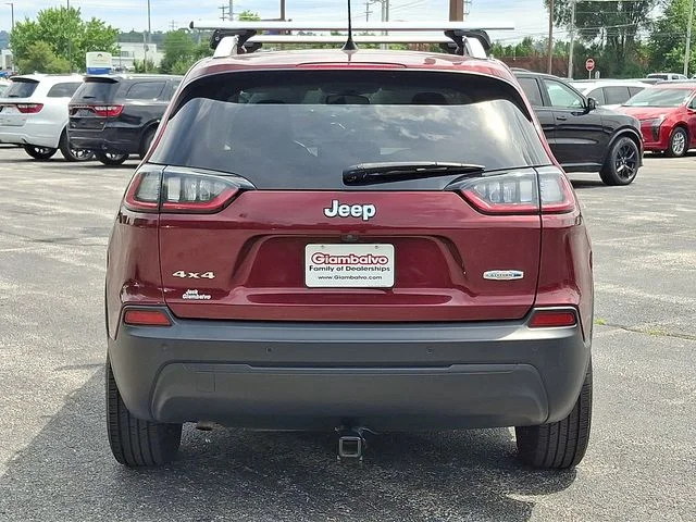 Used 2020 Red Jeep Latitude Plus image 3