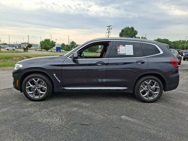 Used 2021 Gray BMW xDrive30i image 6