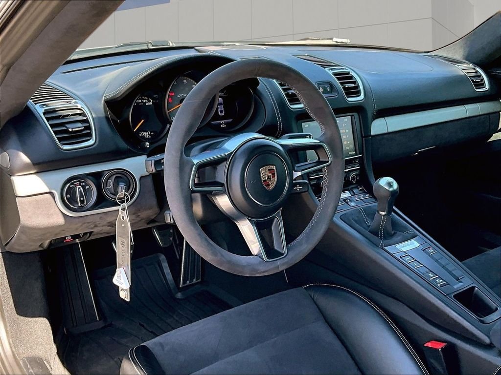 Used 2016 Silver Porsche GT4 image 4