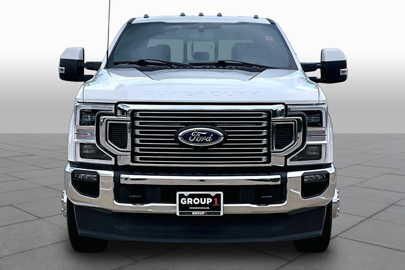Used 2022 Star White Metallic Tri-Coat Ford LARIAT image 4