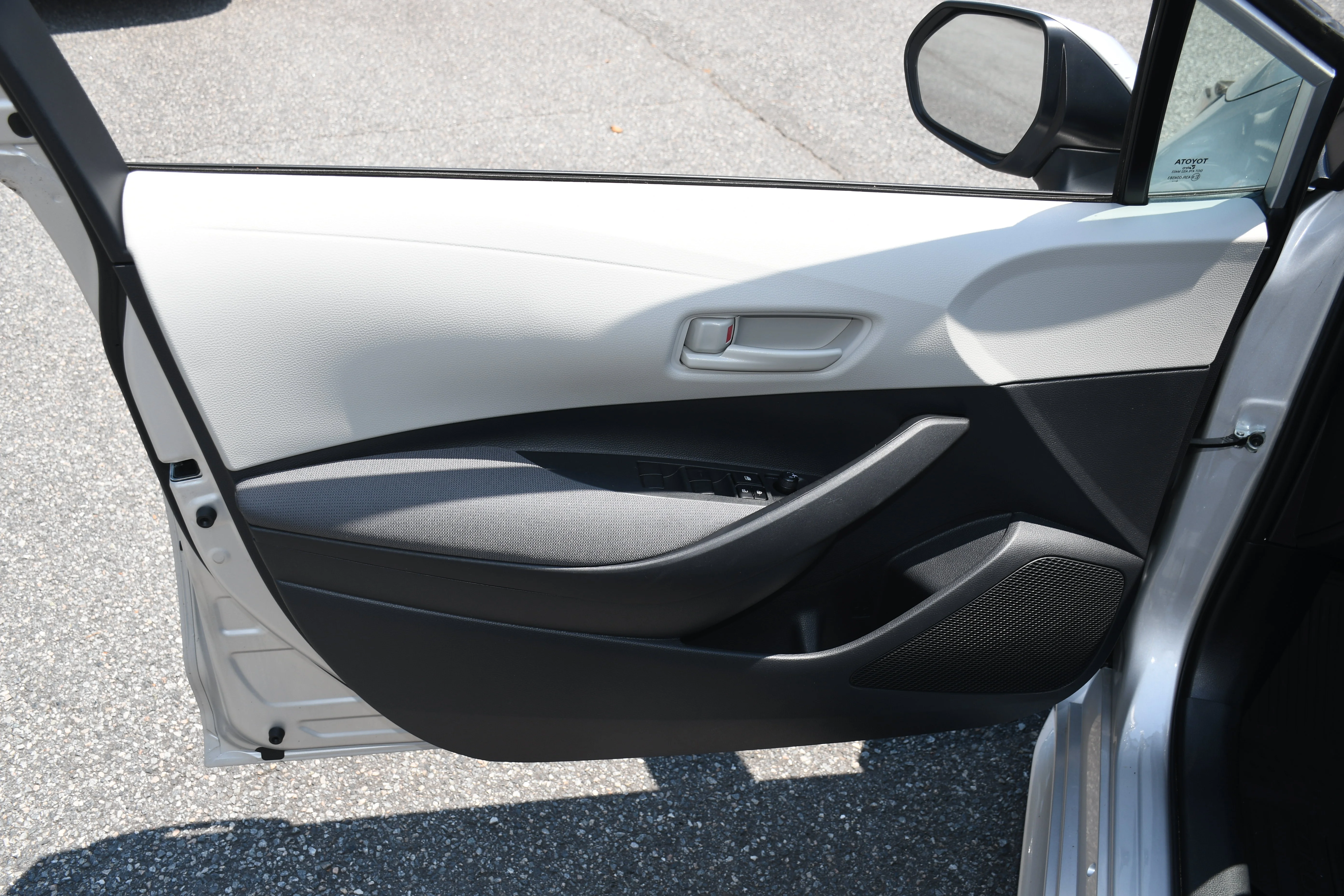Used 2025 Silver Toyota LE image 9
