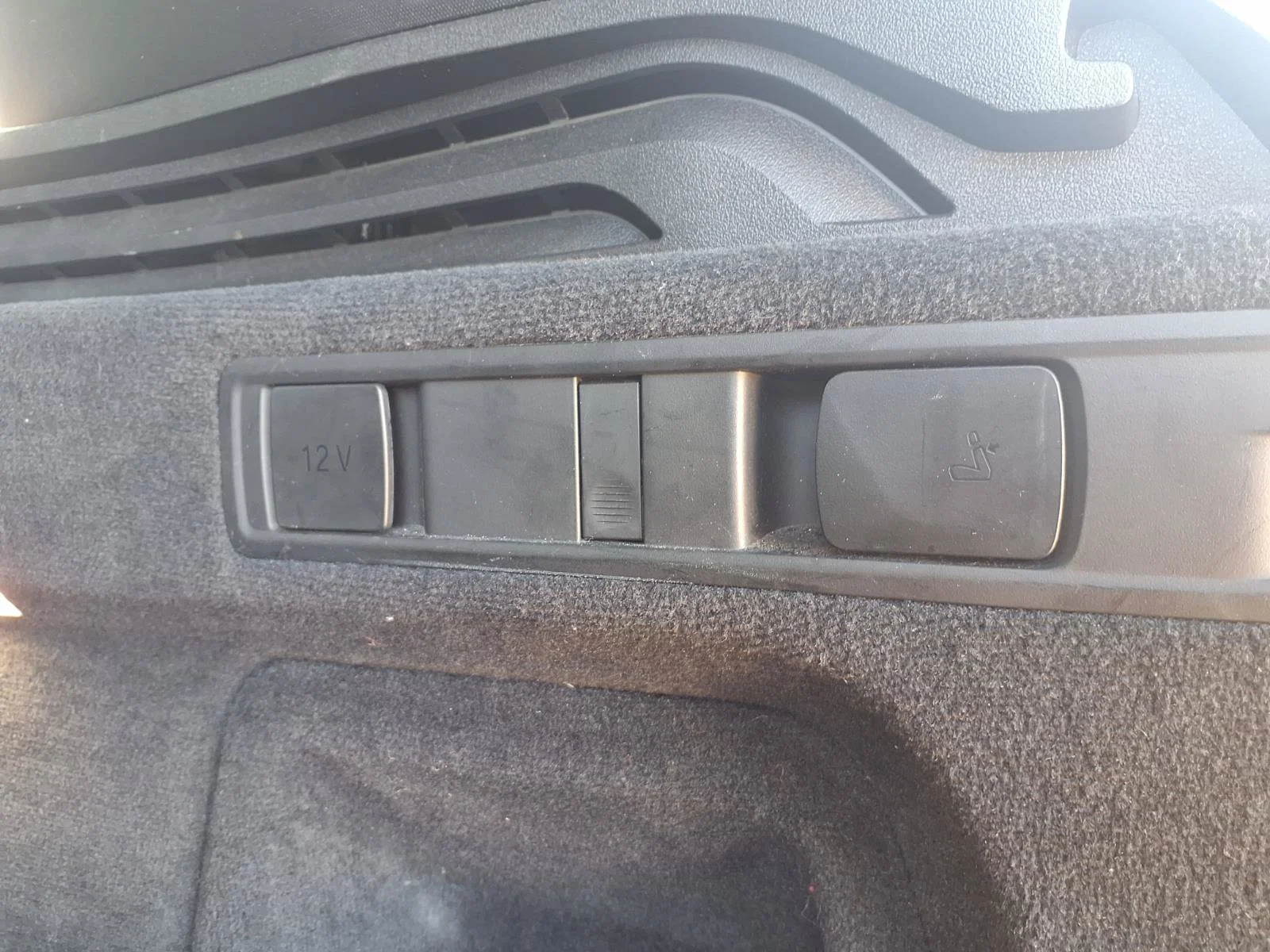 Used 2019 Arctic Gray Metallic BMW xDrive40i image 25