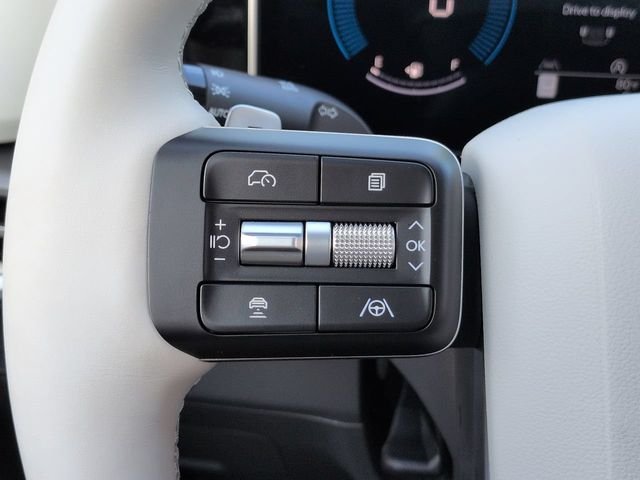 New 2027 Gray Hyundai SE FWD image 44